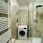 Modern In Old Town Апартаменты